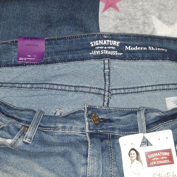 Levi's Jeans - Picture 7 of 8